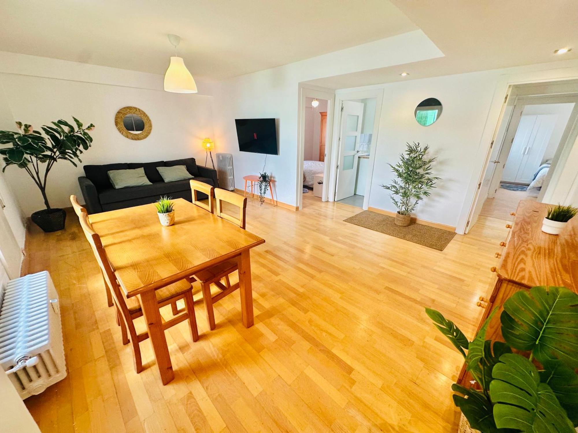 La Ibiza Del Pilar Apartment Zaragoza Ngoại thất bức ảnh