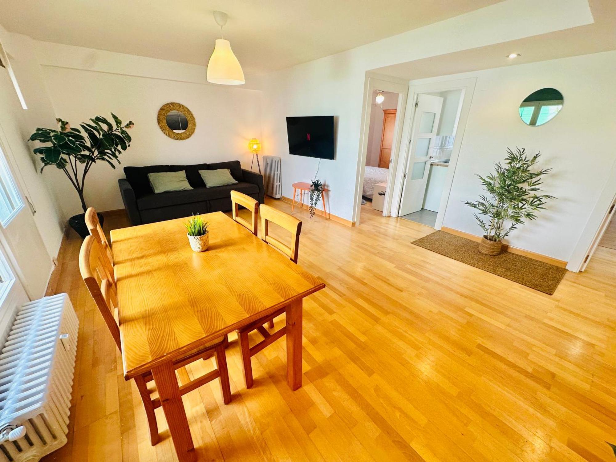 La Ibiza Del Pilar Apartment Zaragoza Ngoại thất bức ảnh