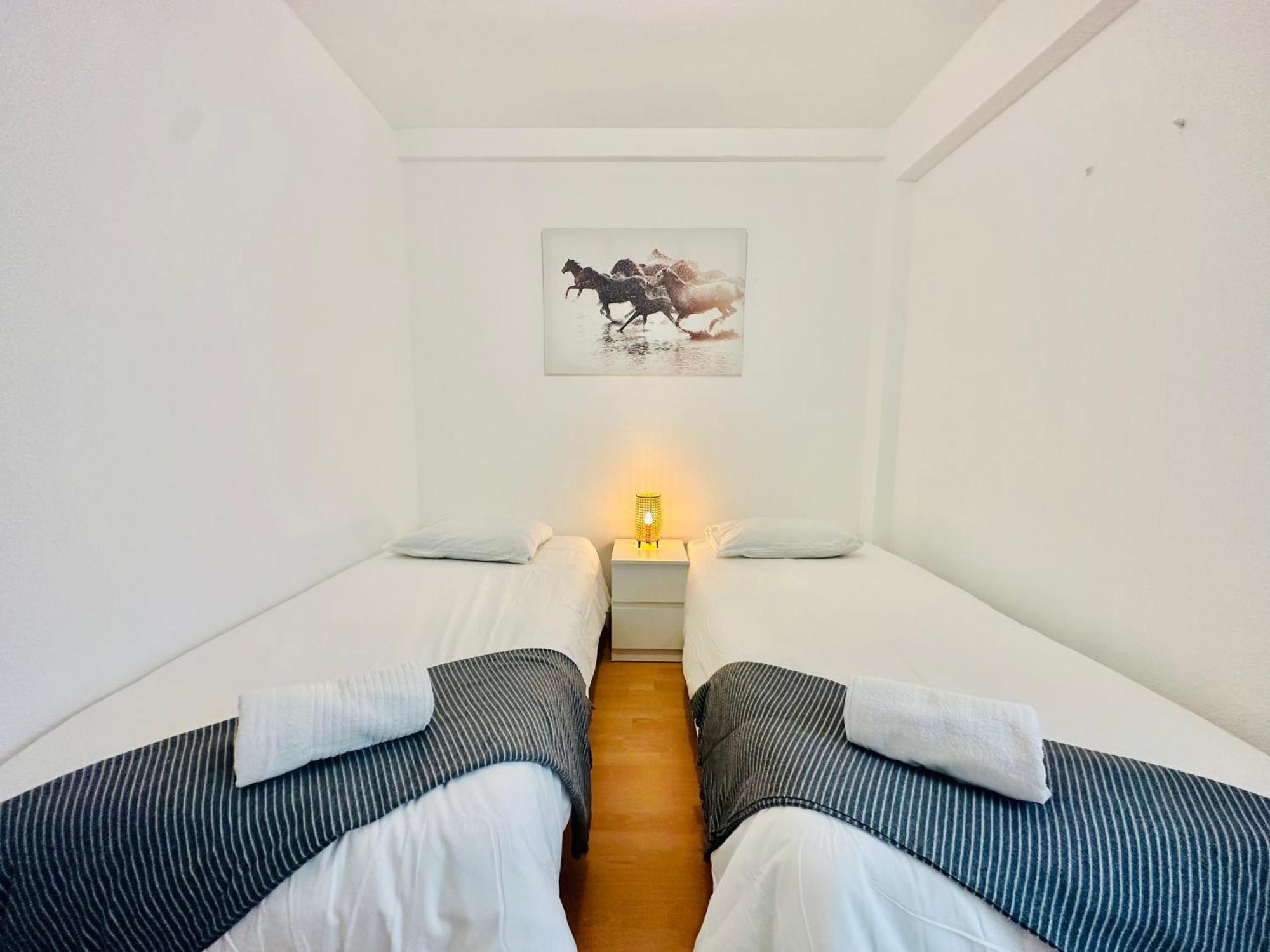 La Ibiza Del Pilar Apartment Zaragoza Ngoại thất bức ảnh